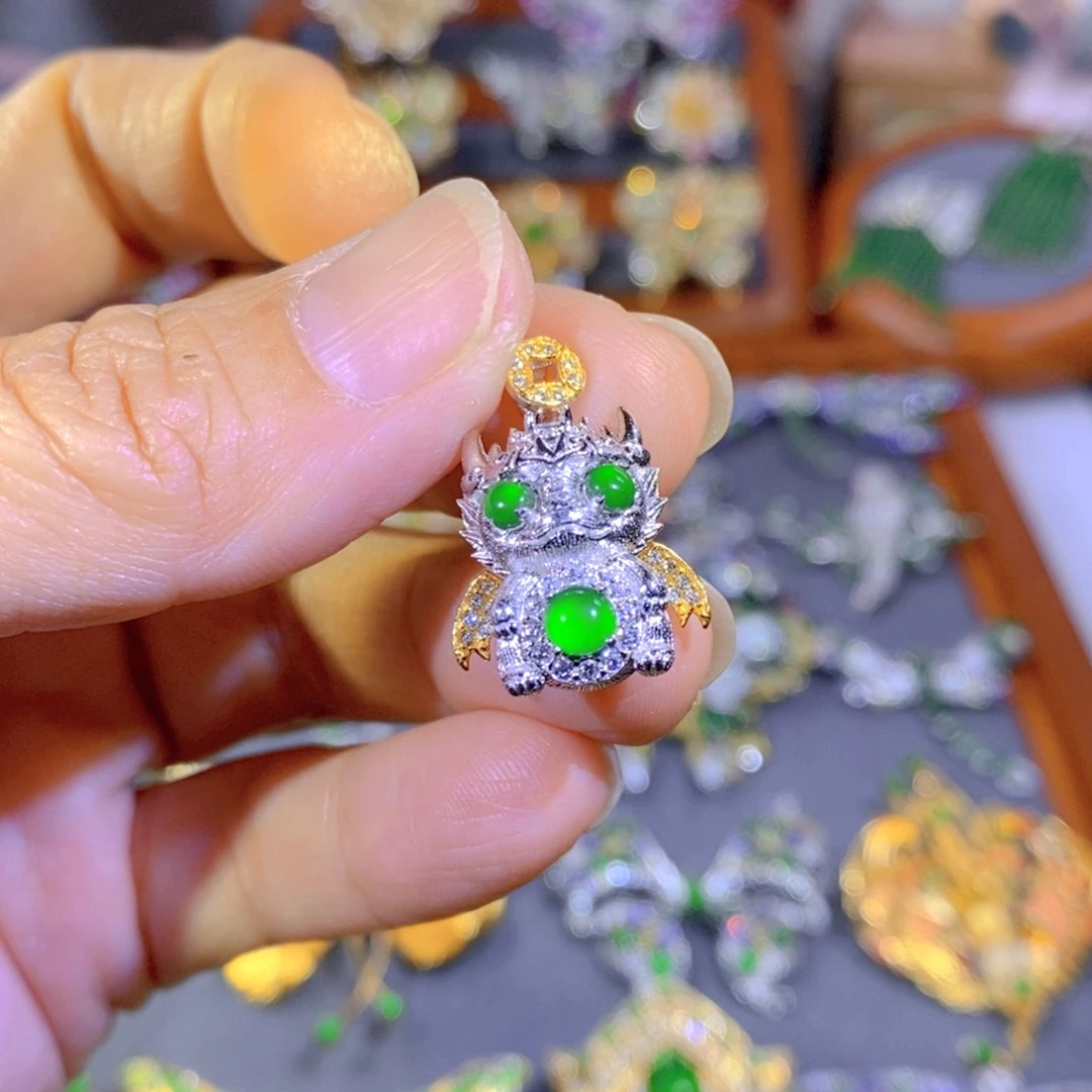 颈饰银S925镶嵌翡翠