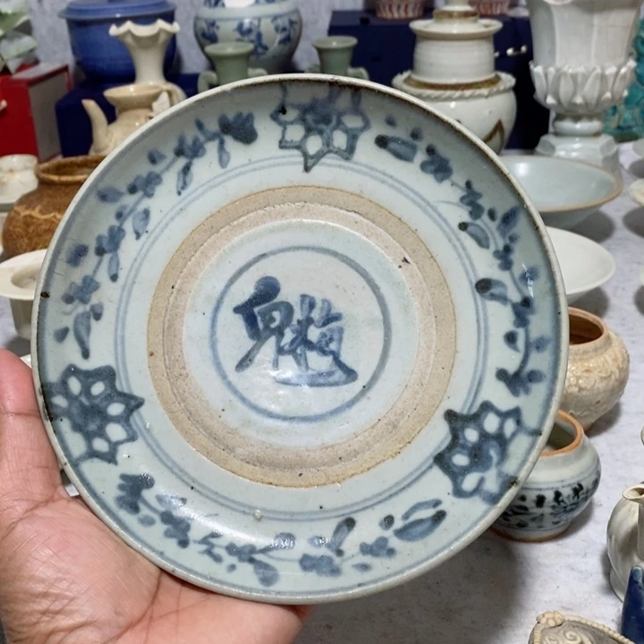 瓷片在这样的日子里也不能