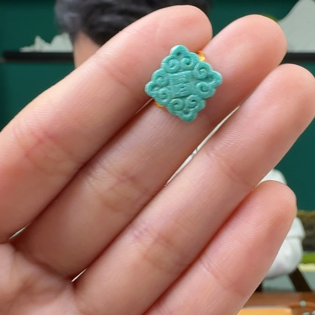 绿松石未镶嵌珠宝奇石