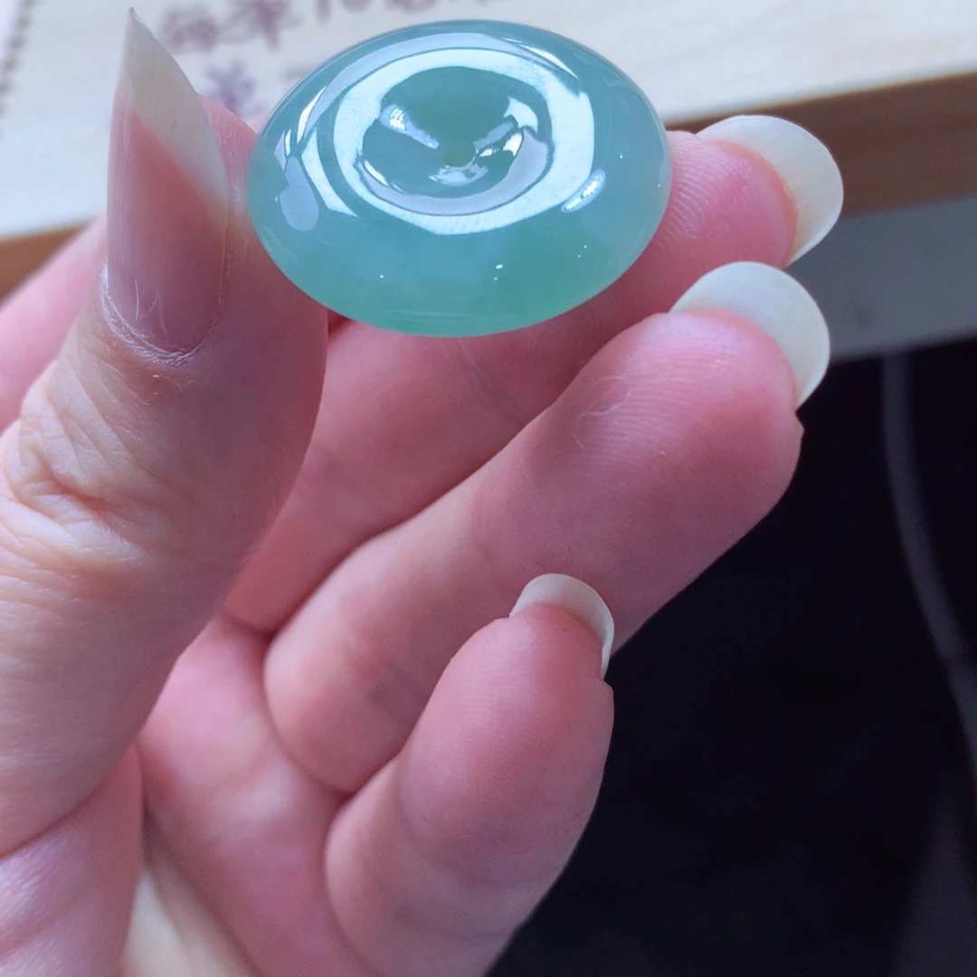 翡翠颈饰未镶嵌吊坠