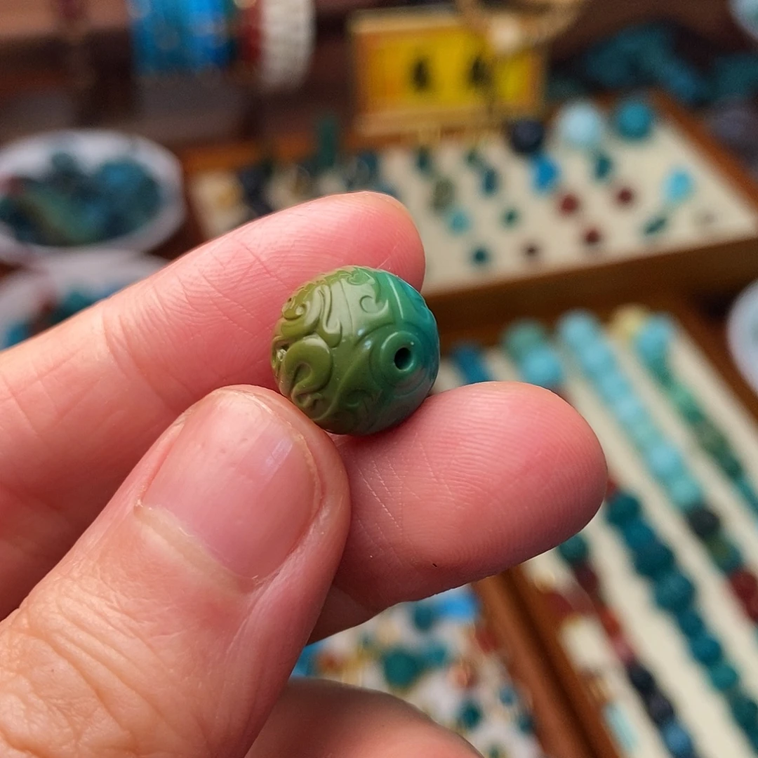 再***蓝绿松石未镶嵌珠宝奇石