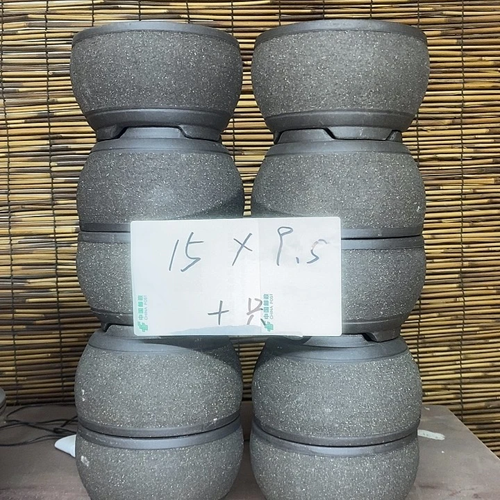 紫砂花盆我在外面