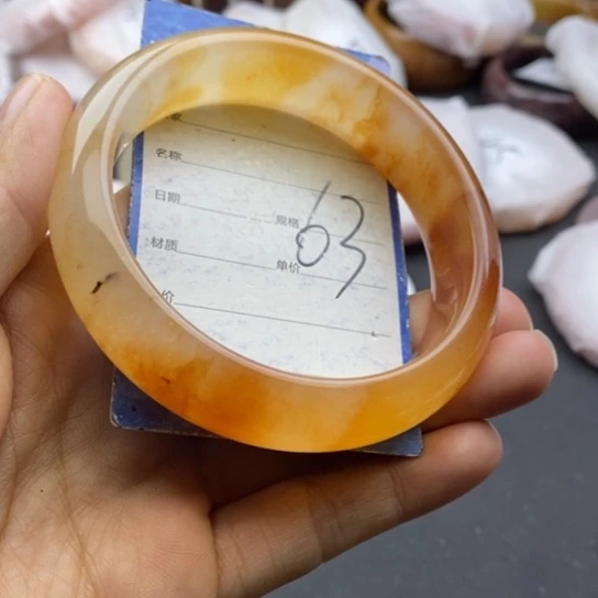 石英质玉未镶嵌手镯