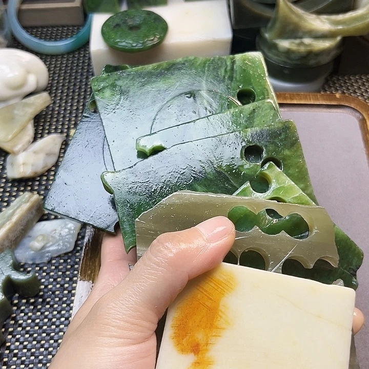 和田玉玉牌未镶嵌百****r