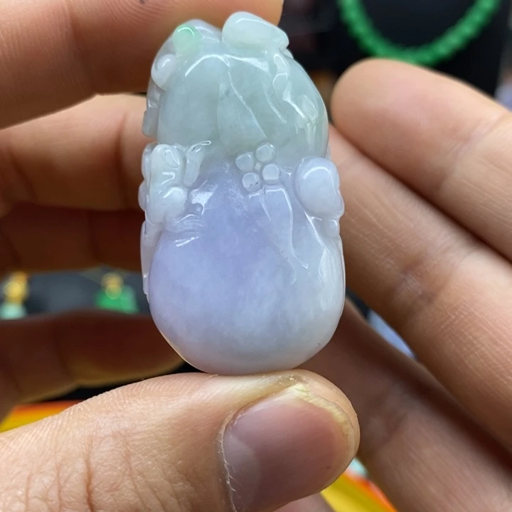 翡翠颈饰未镶嵌吊坠