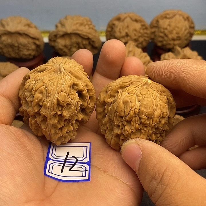 文玩核桃吊坠43门墩（黄尖）