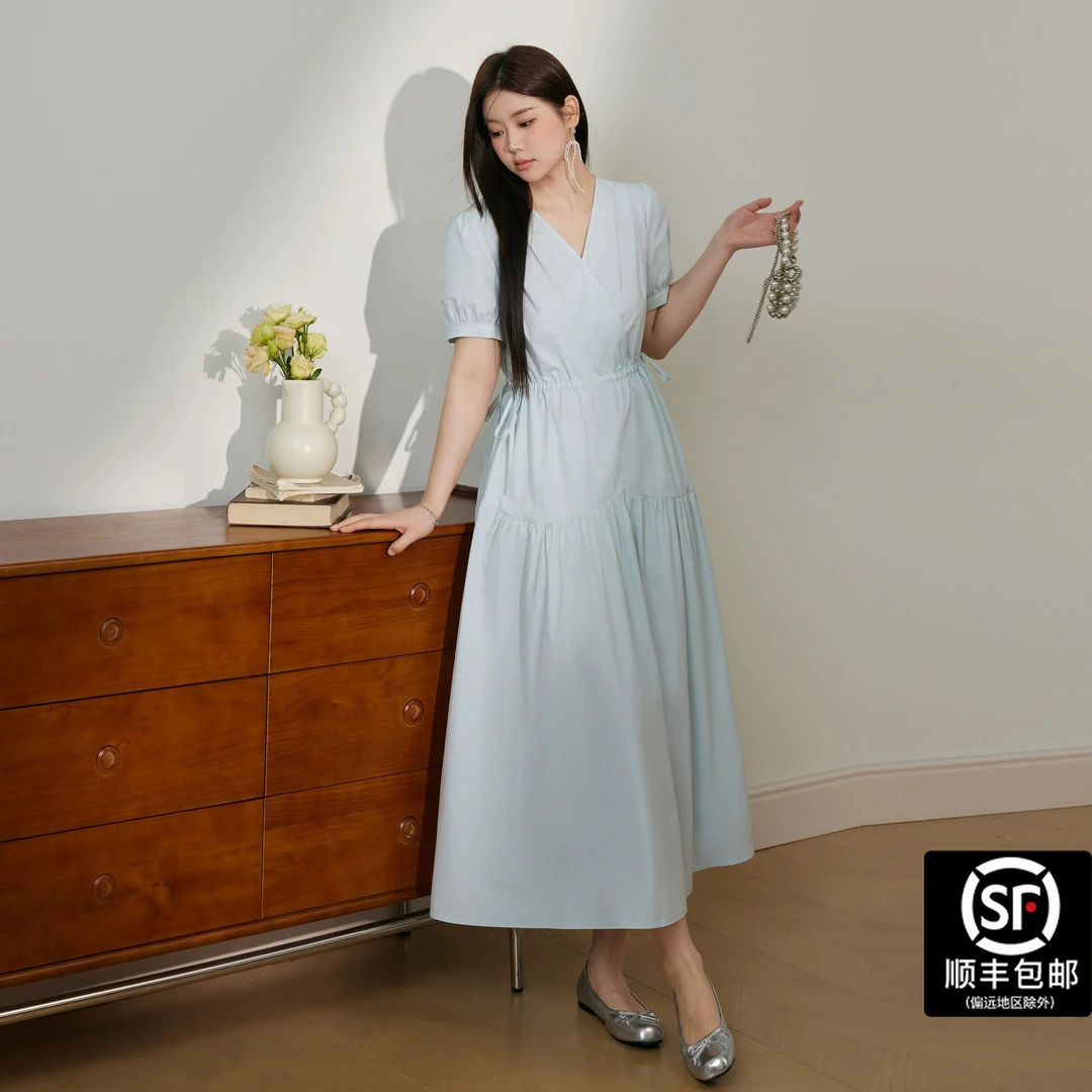 蓝语大码女装胖mm法式蓝色v领显瘦连衣裙2025夏季超好看收腰a字裙