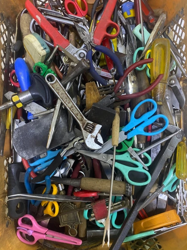 五金工具钳子板子剪刀螺丝刀套筒等等