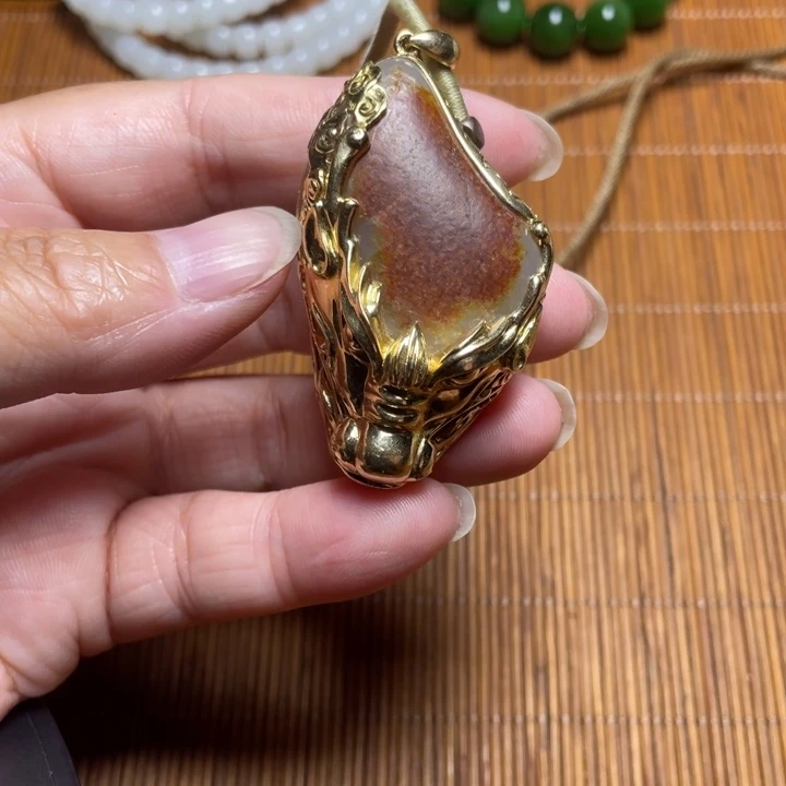 和田玉（糖玉）未镶嵌颈饰