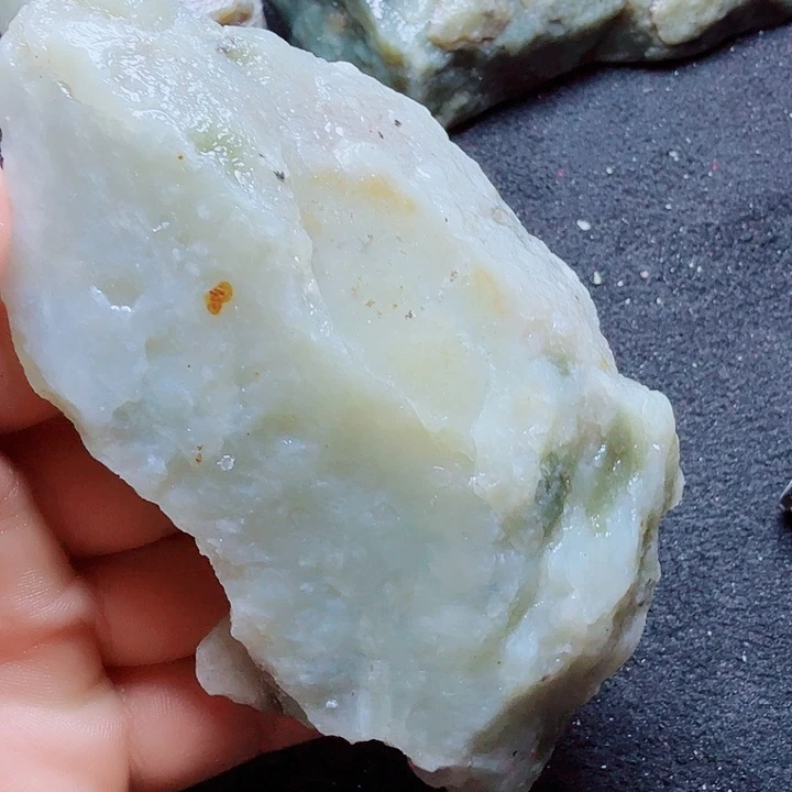 未镶嵌和田玉（糖玉）珠宝半成品