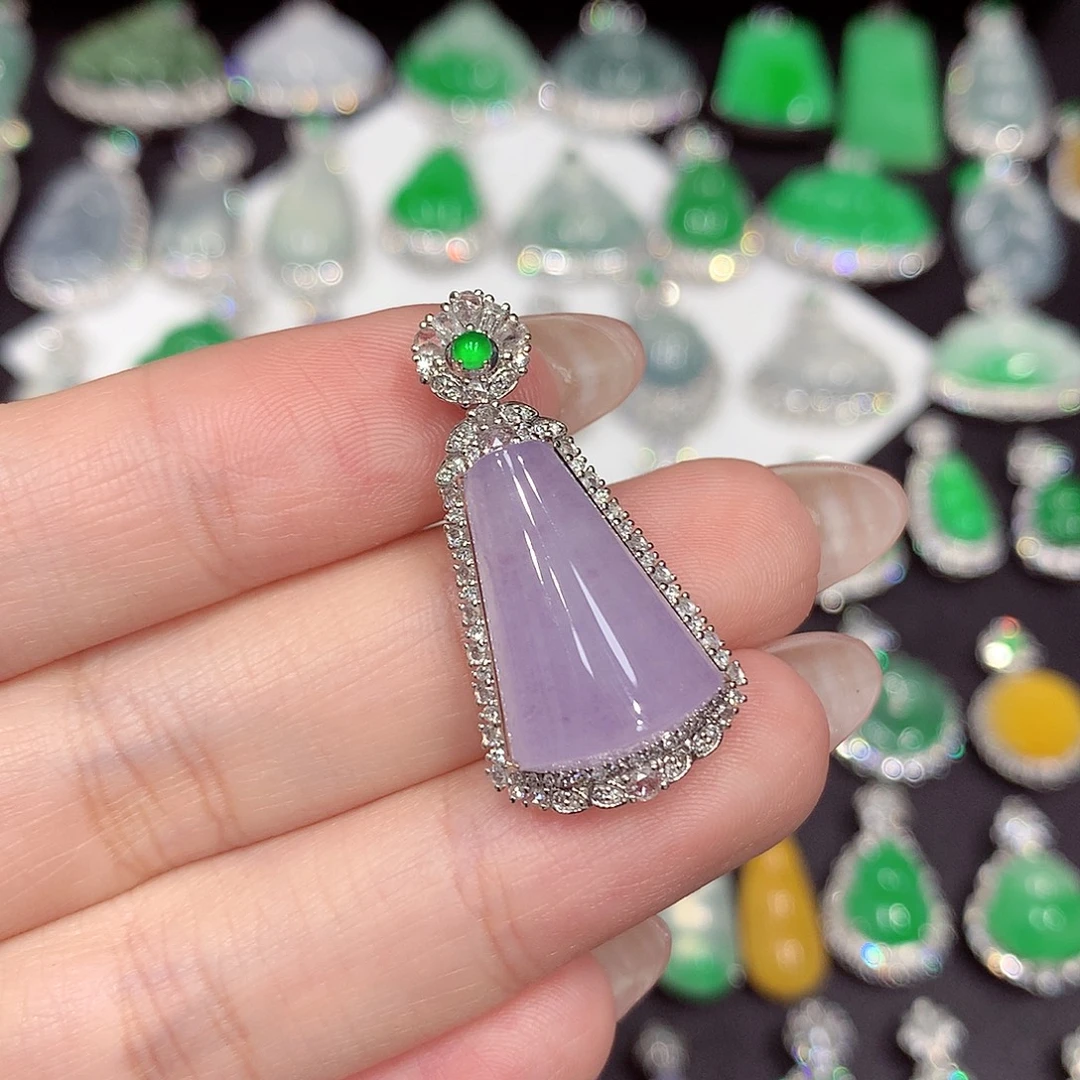 翡翠18K金镶嵌吊坠(不含链)粉春紫无事牌