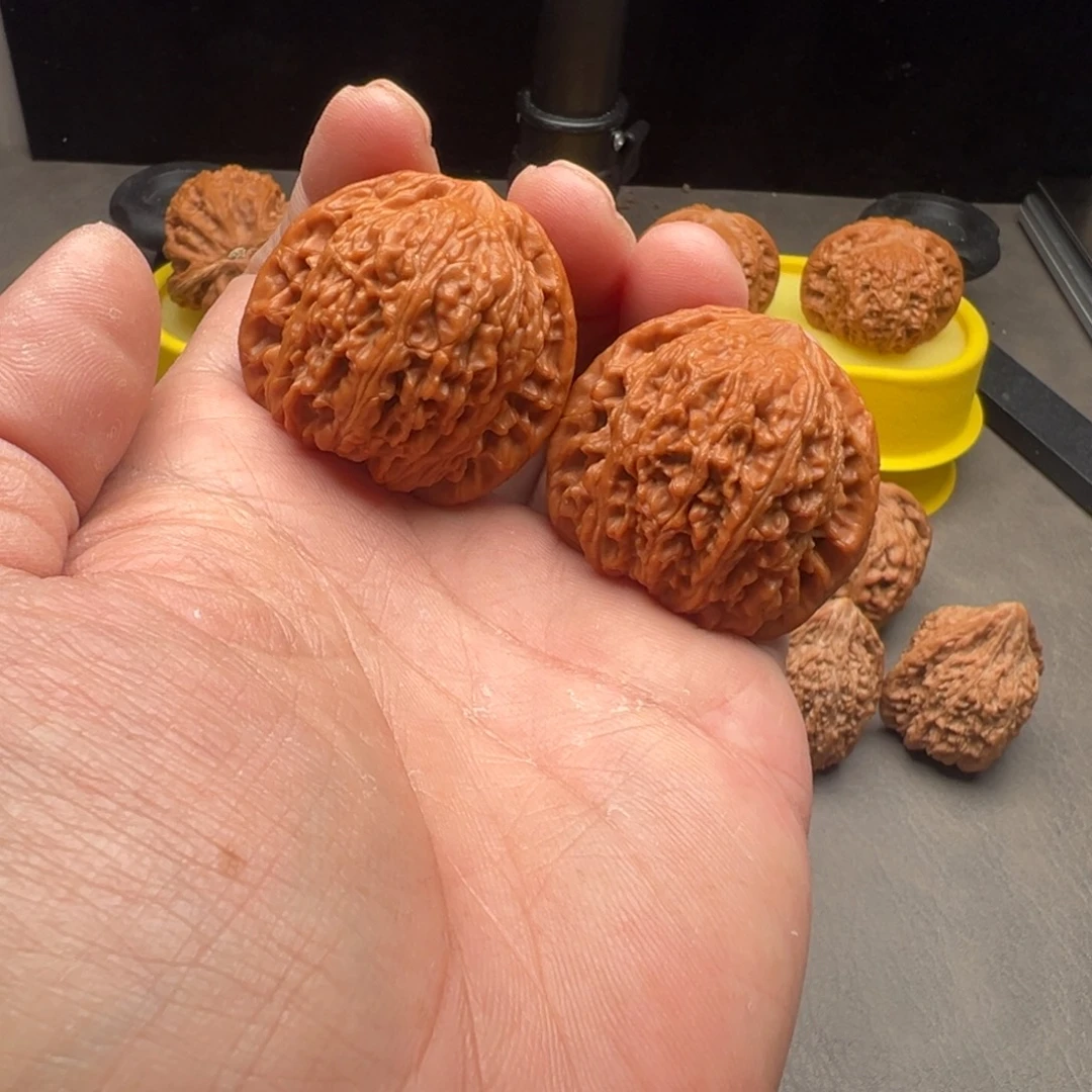 文玩核桃把件绣球42