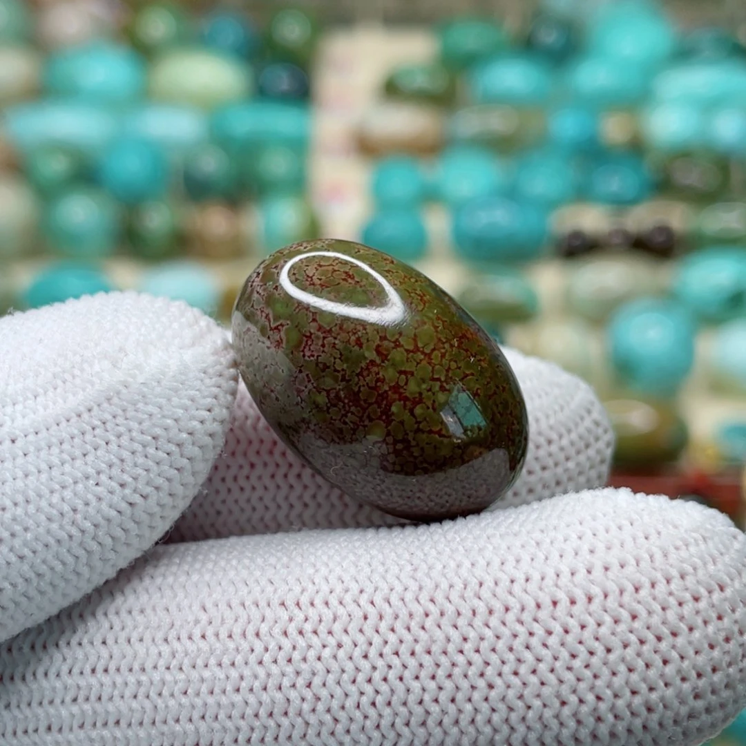 未镶嵌绿松石颈饰