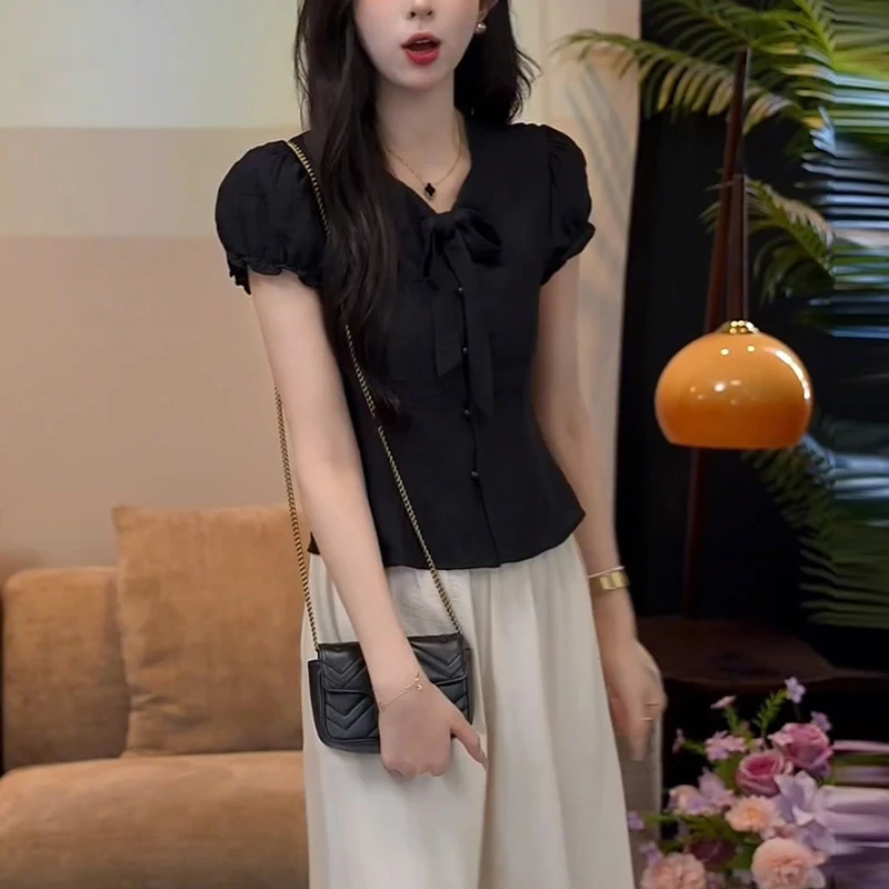 高级感复古黑色泡泡袖衬衫女装夏季气质V领显瘦百搭蝴蝶结上衣潮