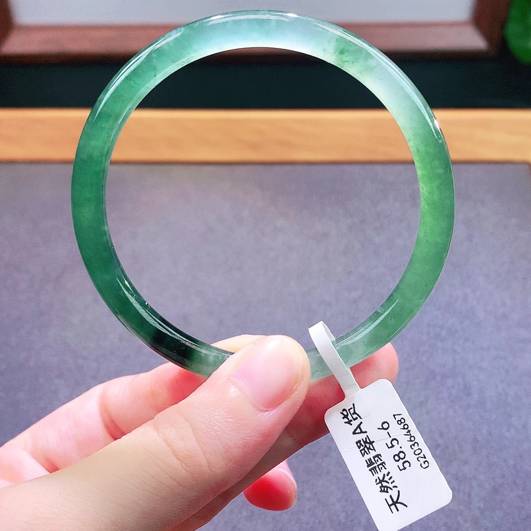 未镶嵌手镯翡翠天然翡翠