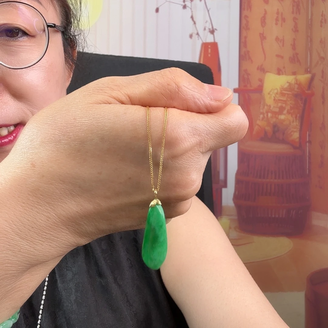 翡翠18K金镶嵌颈饰福瓜
