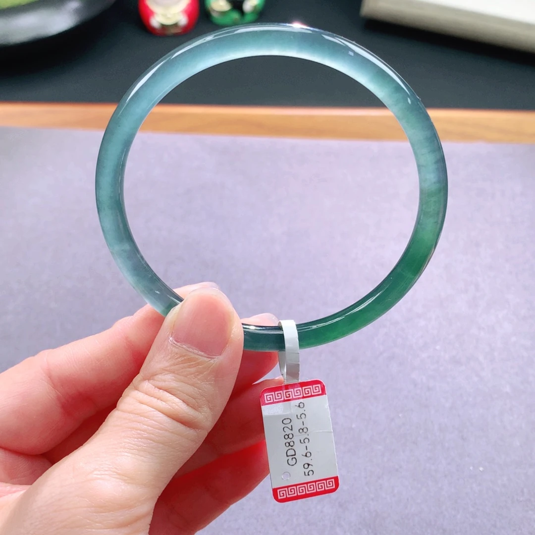 翡翠手镯未镶嵌天然翡翠手镯