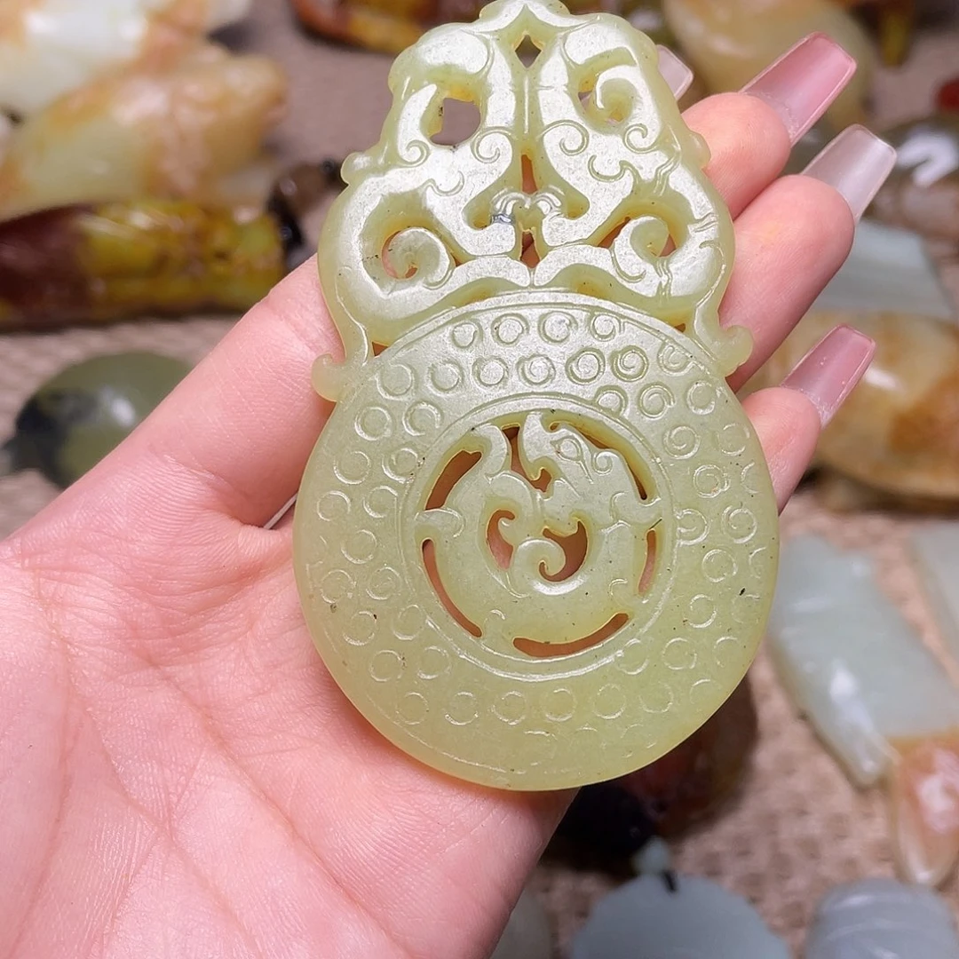 蛇纹石玉未镶嵌如图
