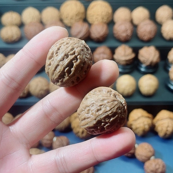 文玩核桃吊坠小金蛋