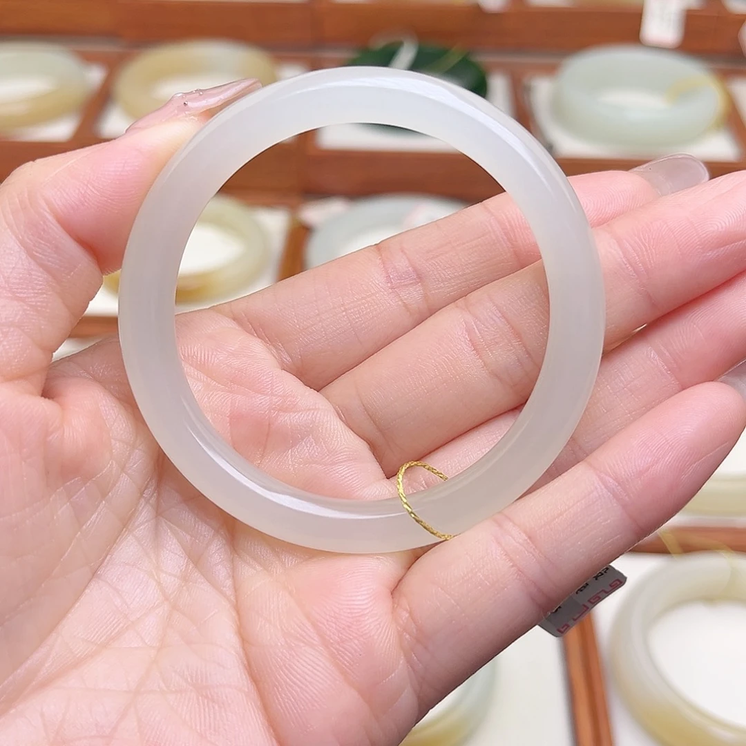 和田玉手镯未镶嵌51