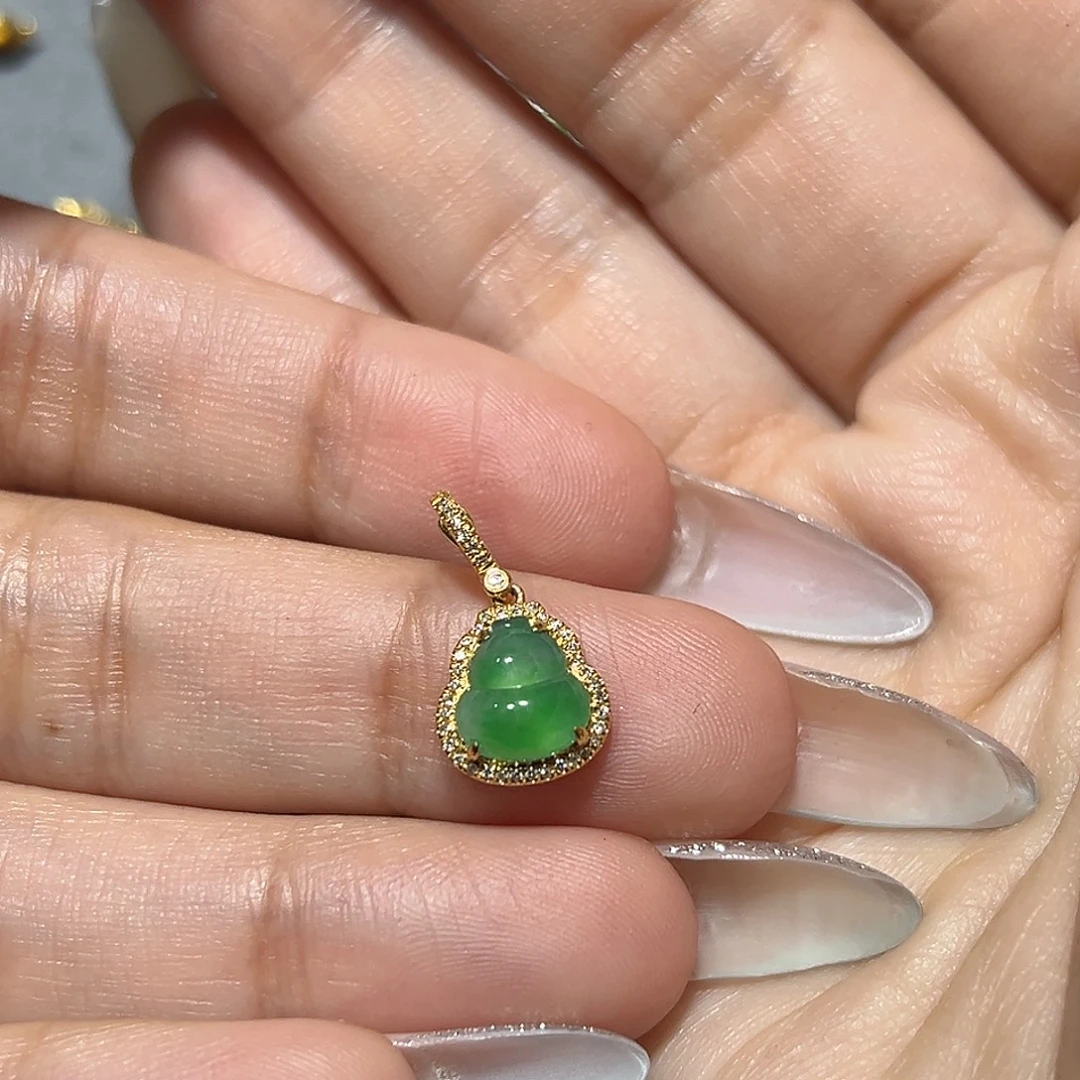 系***宝翡翠18K金镶嵌颈饰