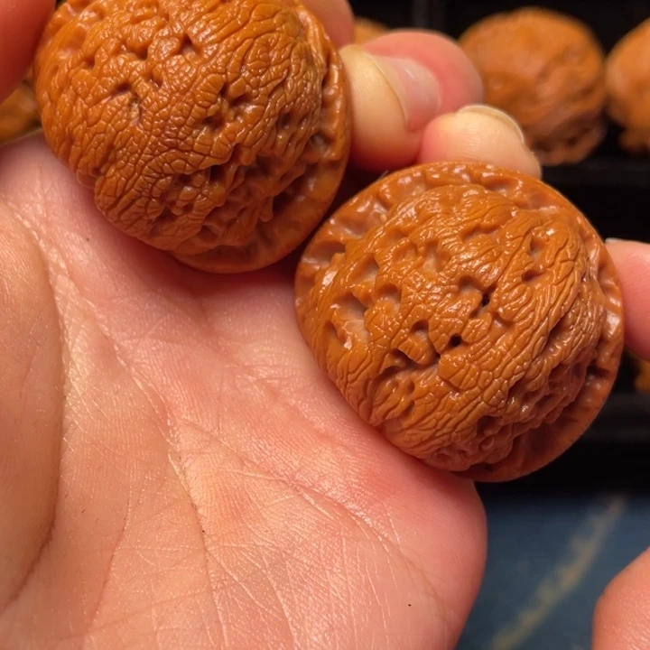 文玩核桃把件秦岭山脉核桃