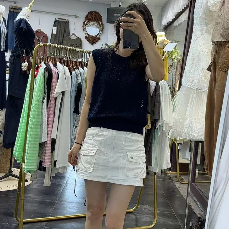 早秋新品镂空设计简约净版无袖套头针织衫毛衣上衣女减龄学院风潮