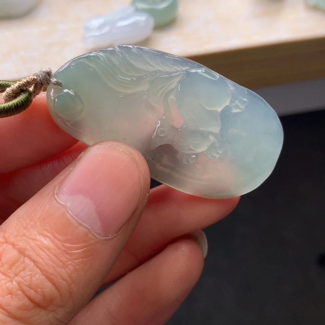 翡翠未镶嵌颈饰吊坠