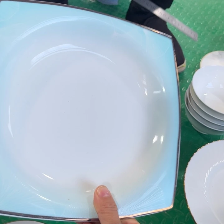 瓷片八寸方深盘四个微瑕