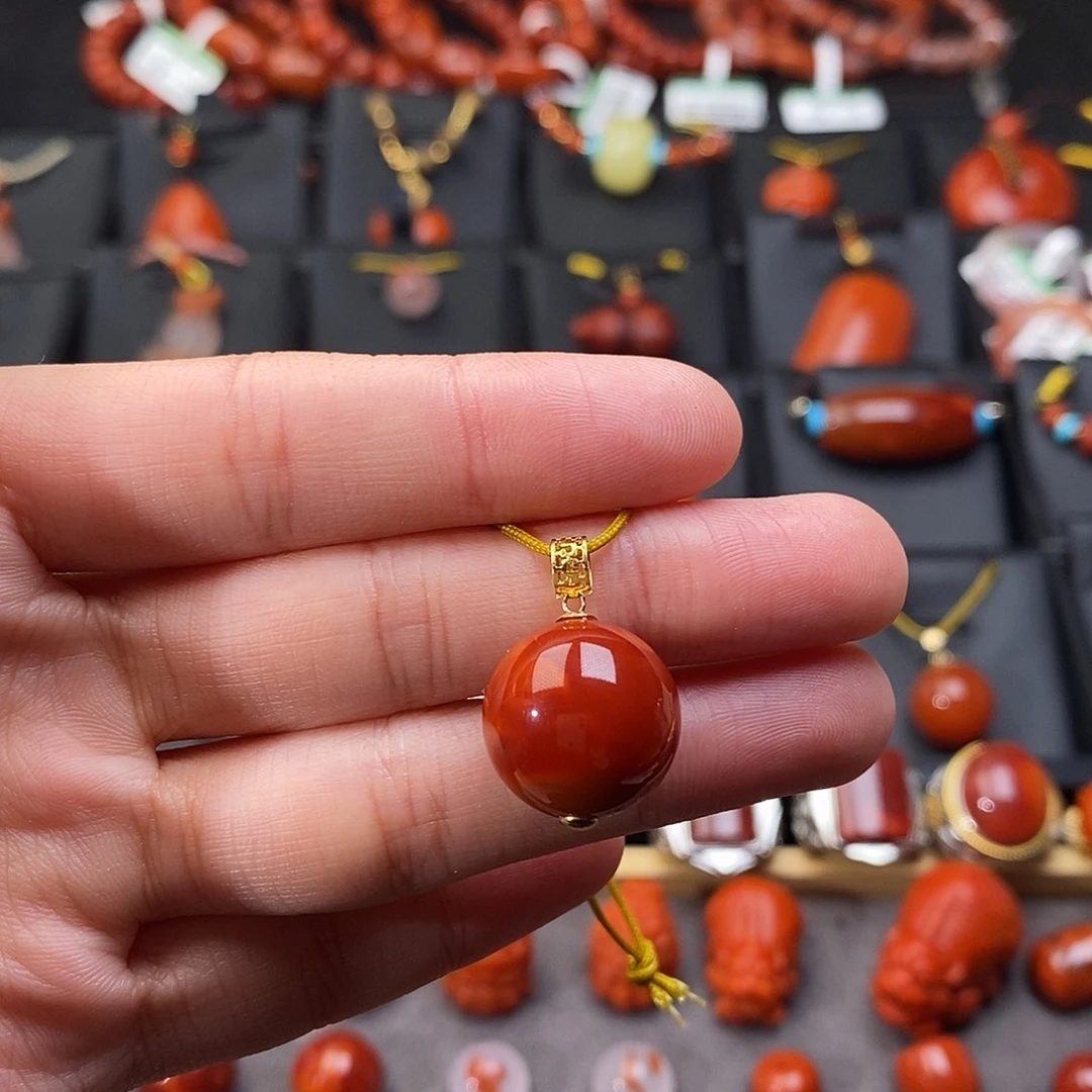 南红玛瑙18K金镶嵌四川凉山转运珠吊坠15mm