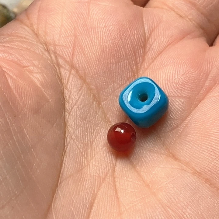 颈饰未镶嵌南红玛瑙