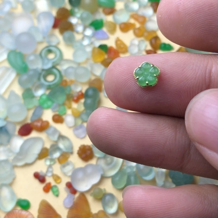 碎***冰定制翡翠未镶嵌挂件