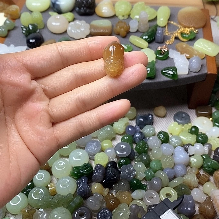 未镶嵌和田玉挂件貔貅