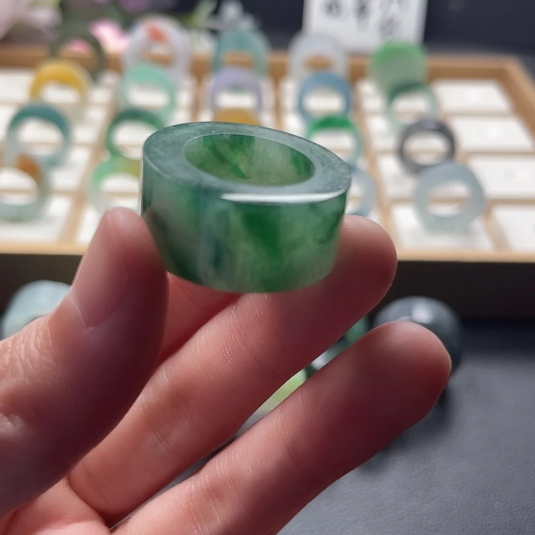 定制翡翠未镶嵌翡翠