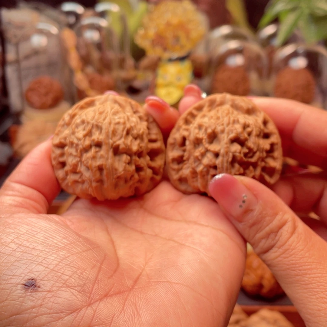 文玩核桃把件货头三角白45