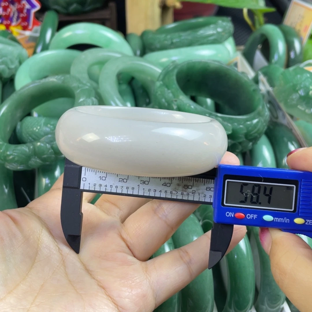 石英质玉未镶嵌手镯