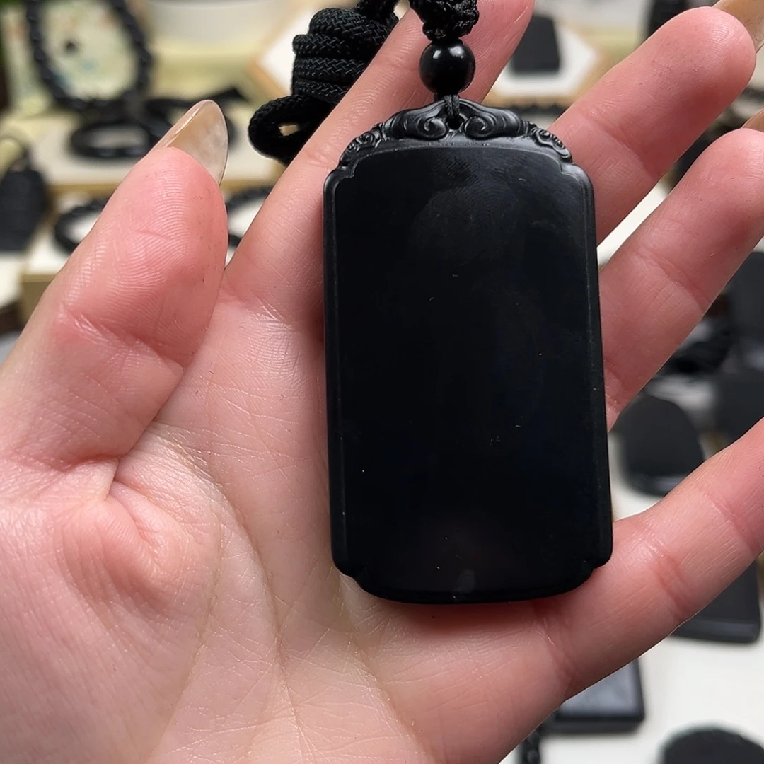 不***舞和田玉（墨玉）未镶嵌颈饰47白肉