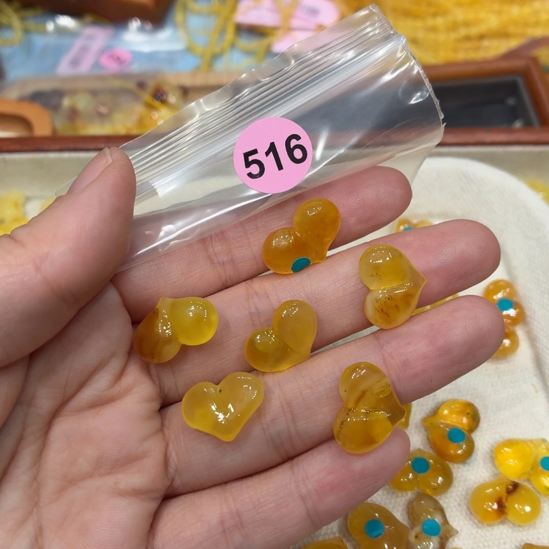 琥珀未镶嵌珠宝奇石