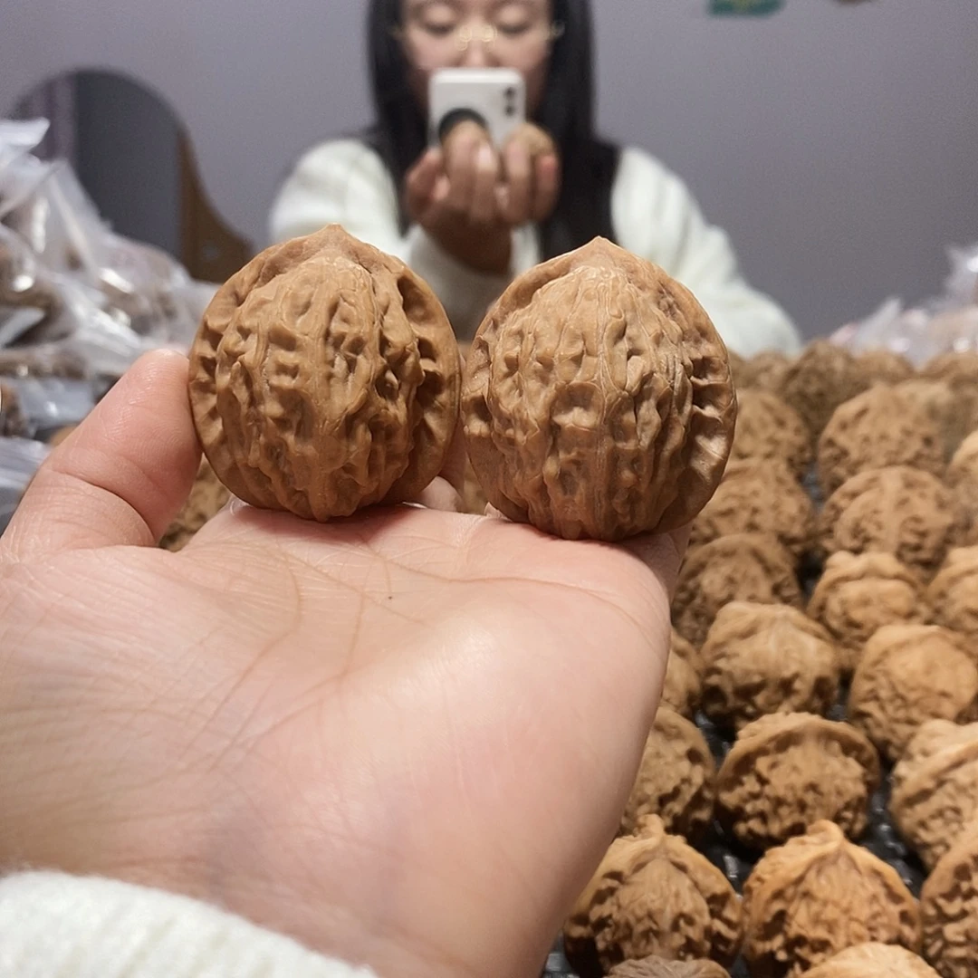 执***跳文玩核桃吊坠大红袍39黄