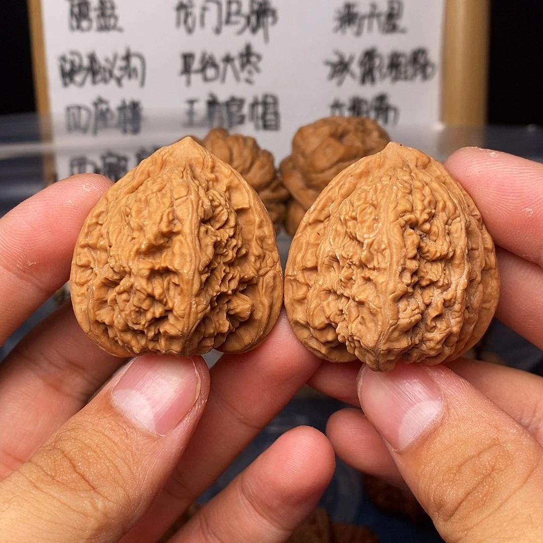 文玩核桃吊坠蚂蚁沟