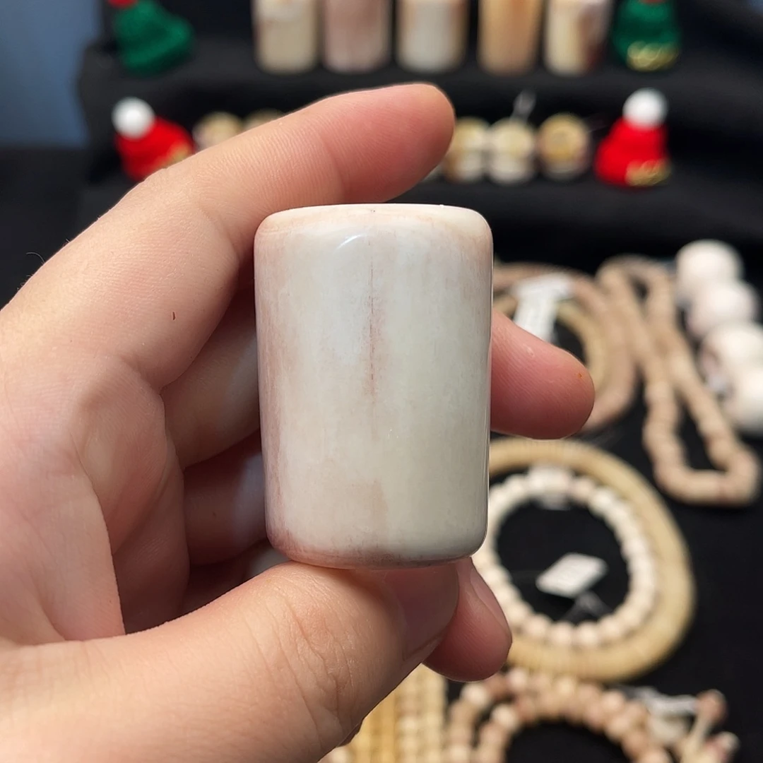 精品驼骨鲜料手把件