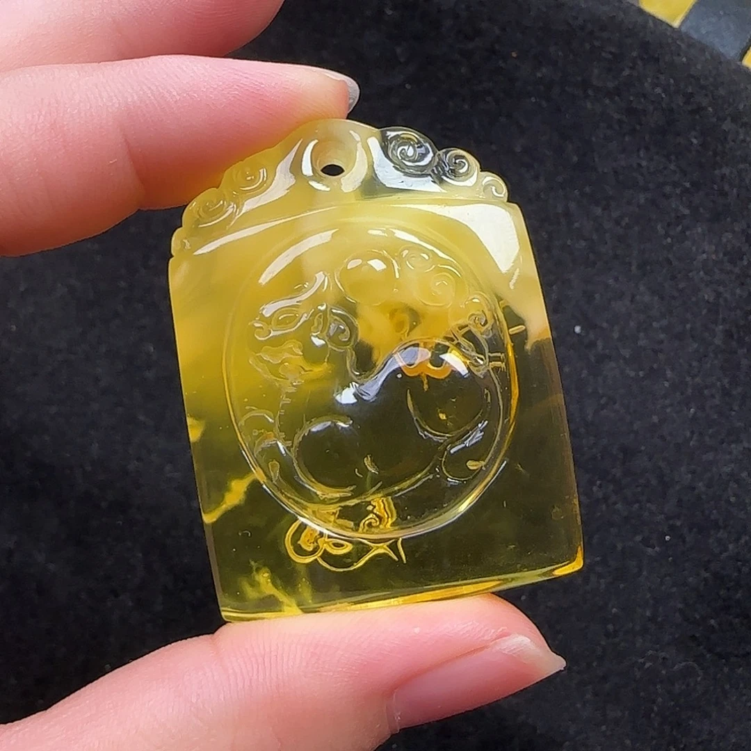 蜜蜡未镶嵌珠宝奇石