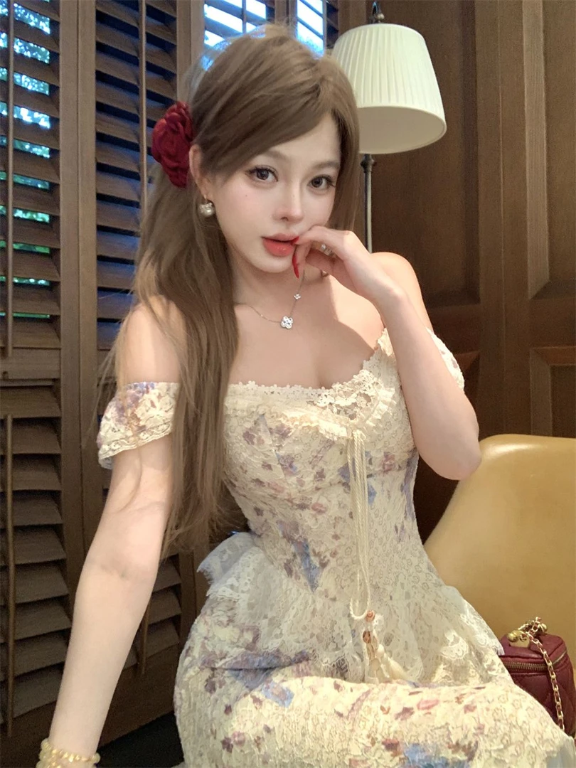 设计感小众蕾丝边碎花连衣裙高级感夏季度假风甜美约会茶歇裙子