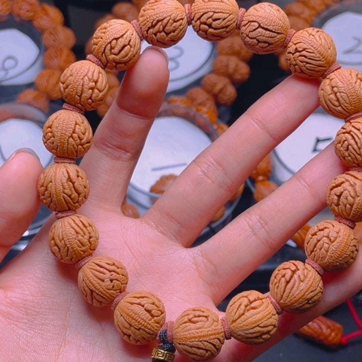 ***　文玩核桃手串绣球 闪电购64号车