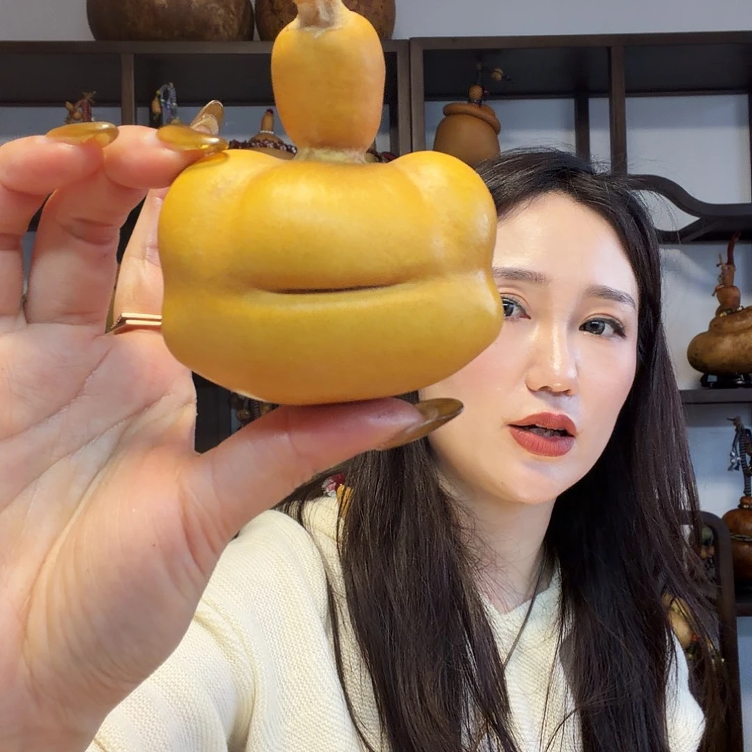 S***姝熊猫脸钱袋子葫芦把件