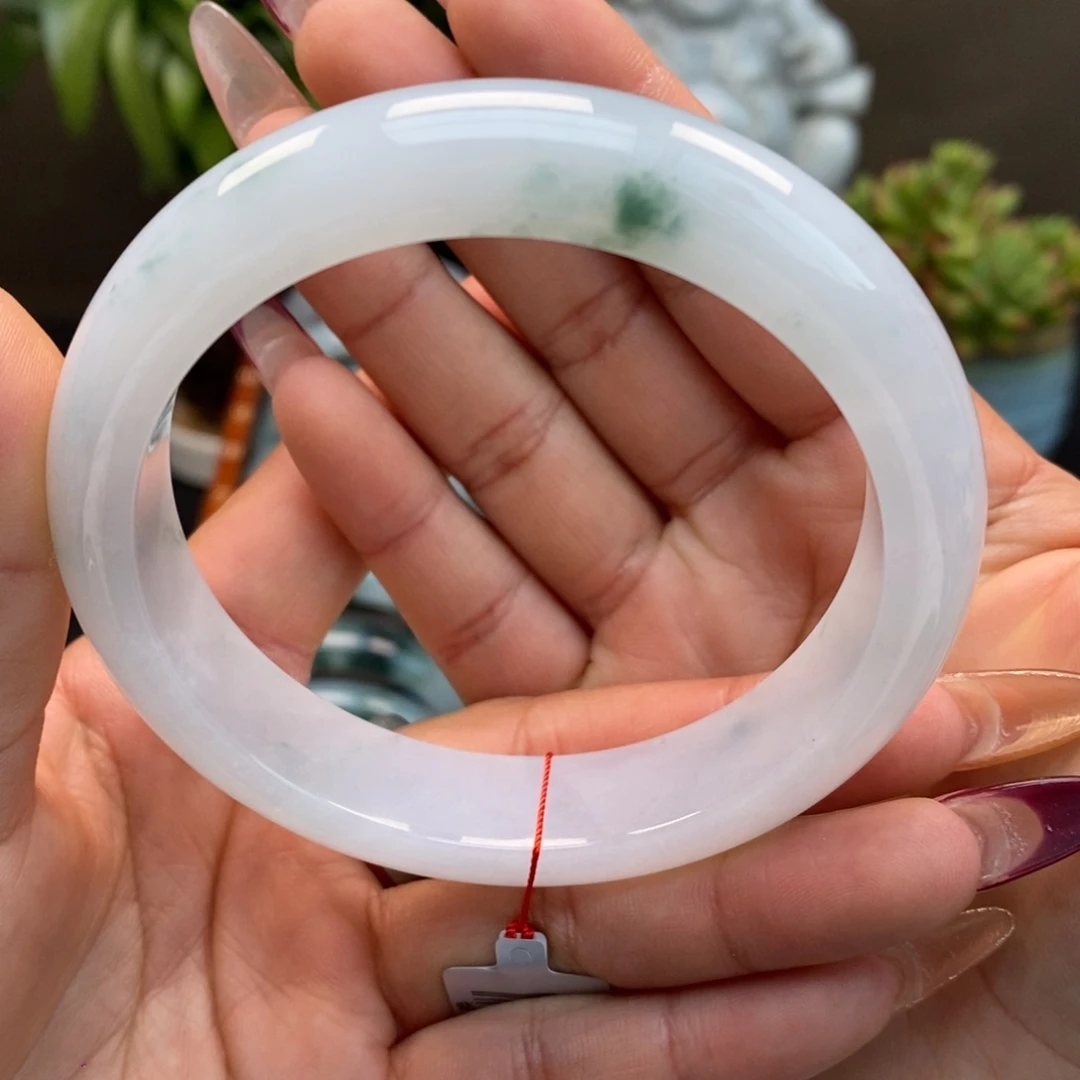 翡翠手镯未镶嵌天然