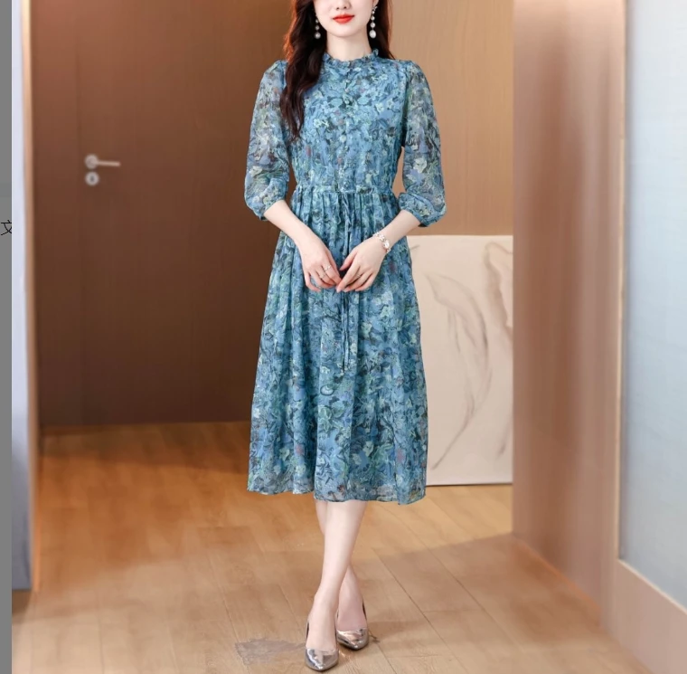 （繁花）夏季蚕 丝 V领2025年蚕 丝刺绣时尚显瘦高腰连衣裙