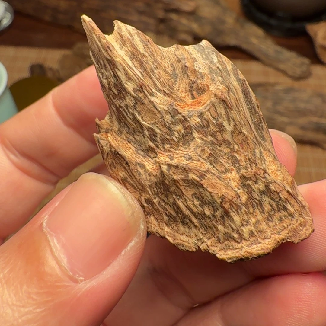 缘***此沉香老挝吊口3.44g