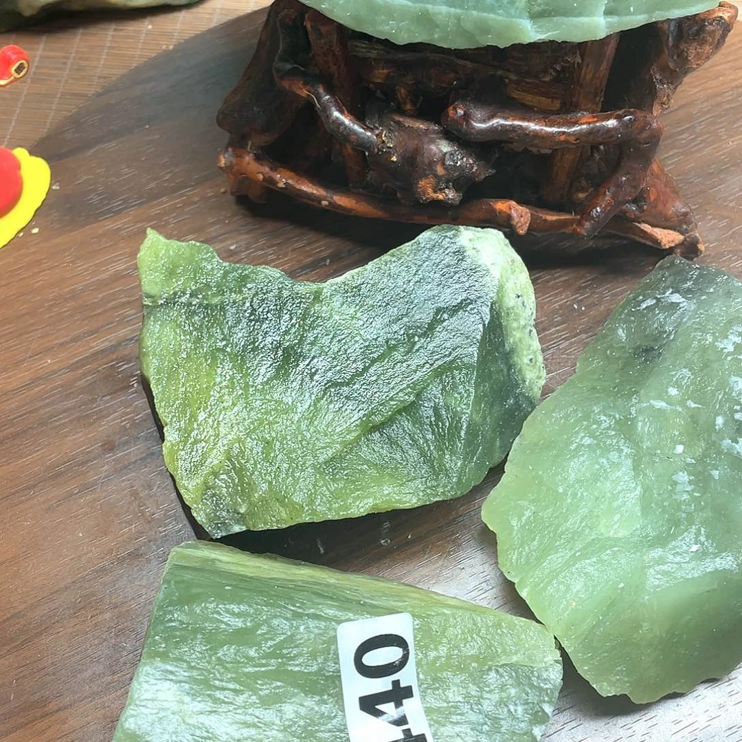 花***业蛇纹石玉未镶嵌原石