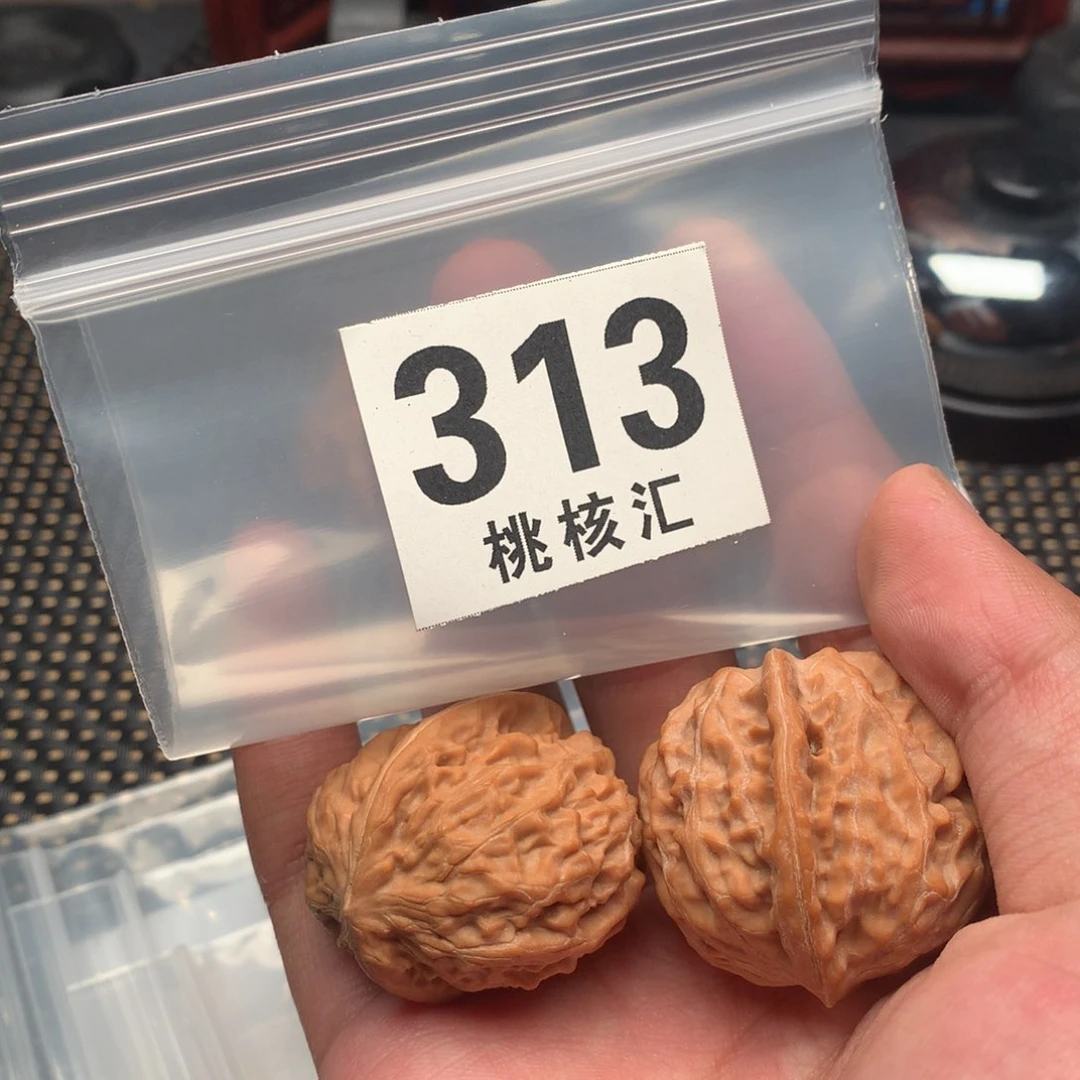 文玩核桃把件黄松峪36